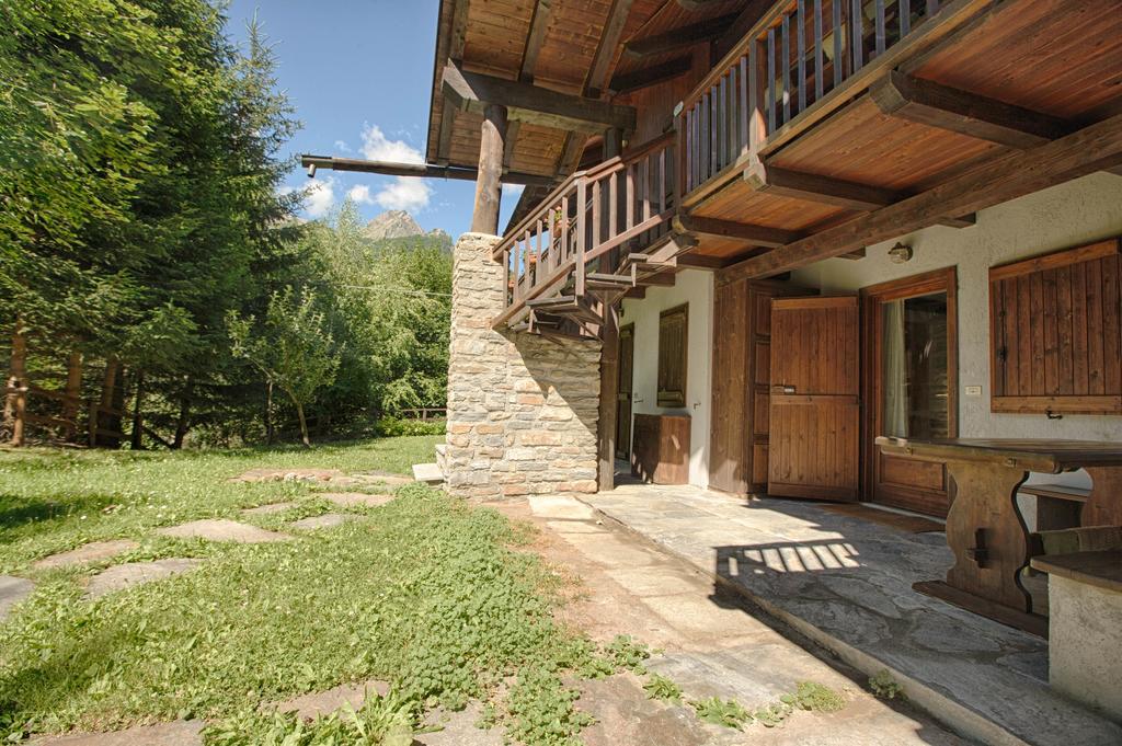 Altido Charming Apartments With Mountain Views And Green Backyard In Verrand Стая снимка