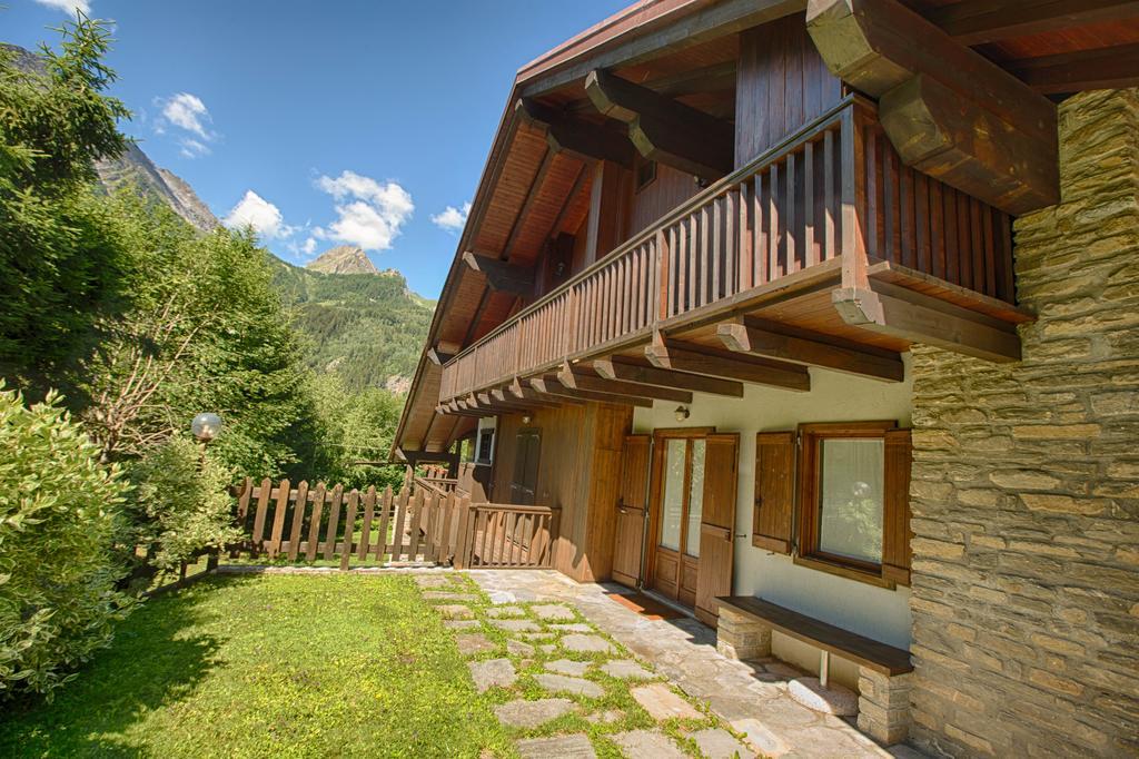 Altido Charming Apartments With Mountain Views And Green Backyard In Verrand Стая снимка